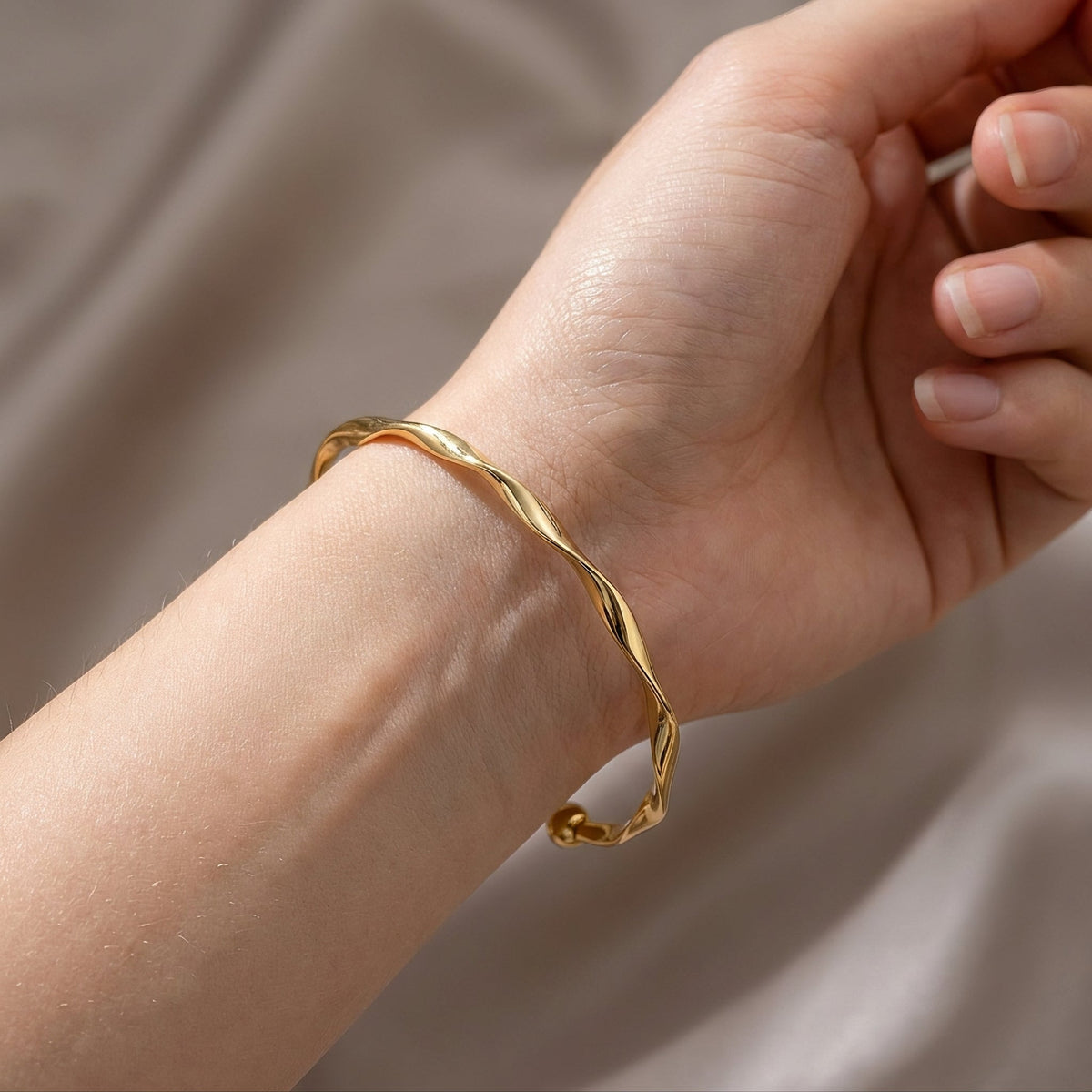 Lara – Bracelet Elegance Gold