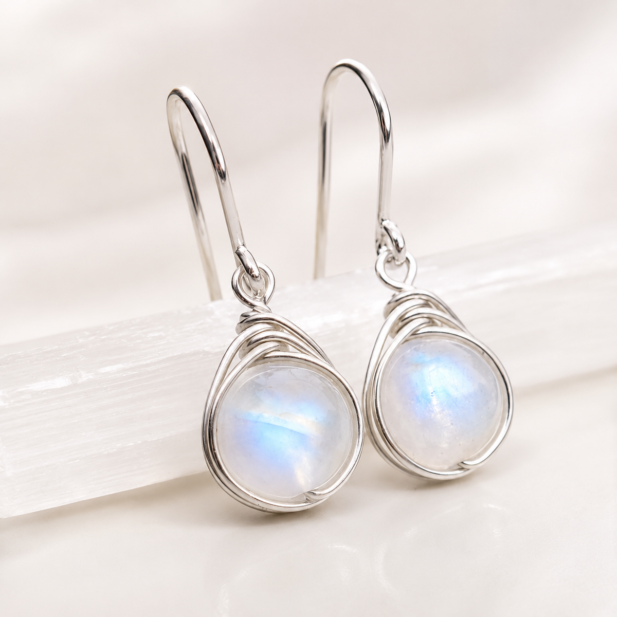 Aylin – Boho earrings with moonstone
