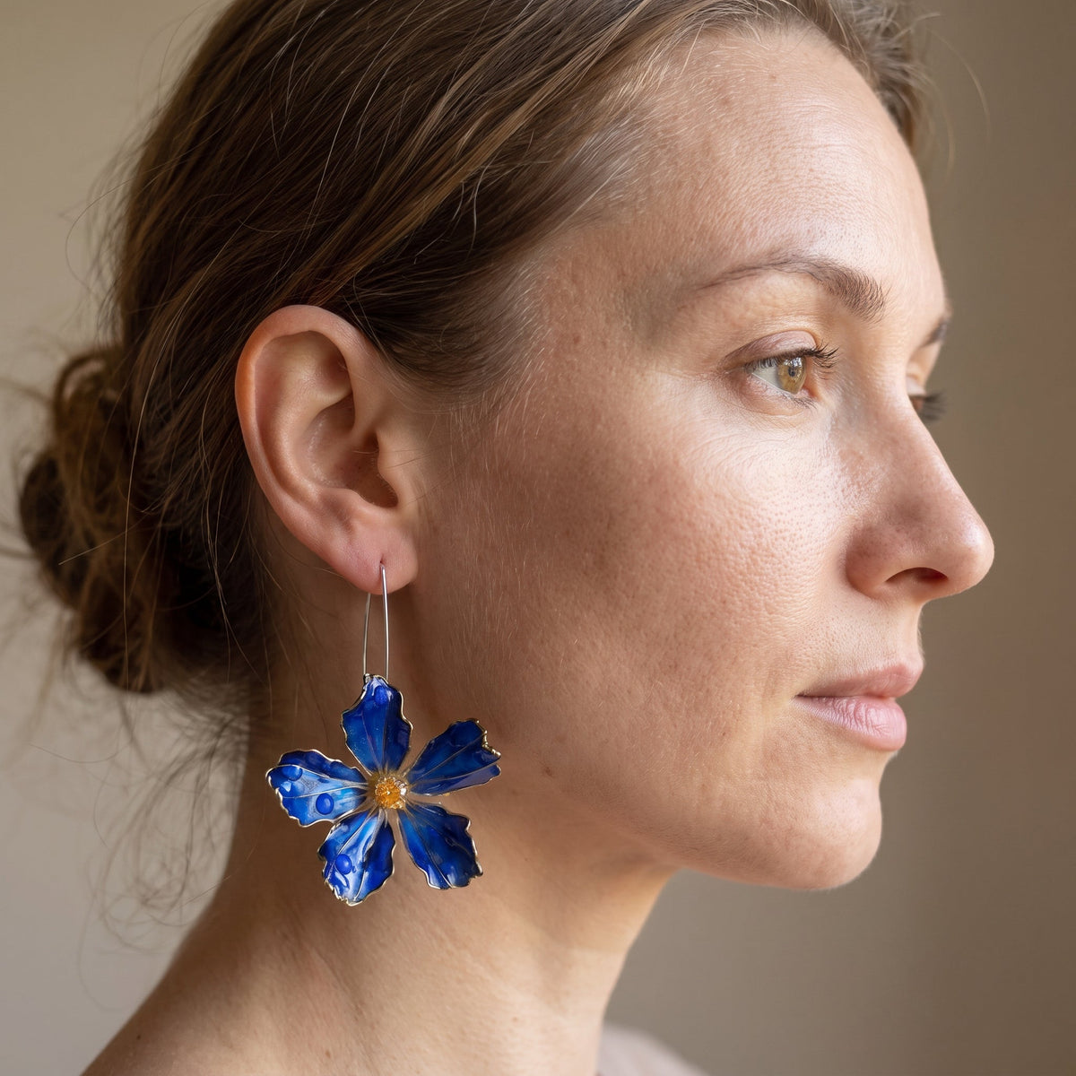 Bliss – Vintage earrings of blue flower