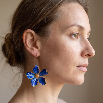 Bliss – Vintage earrings of blue flower