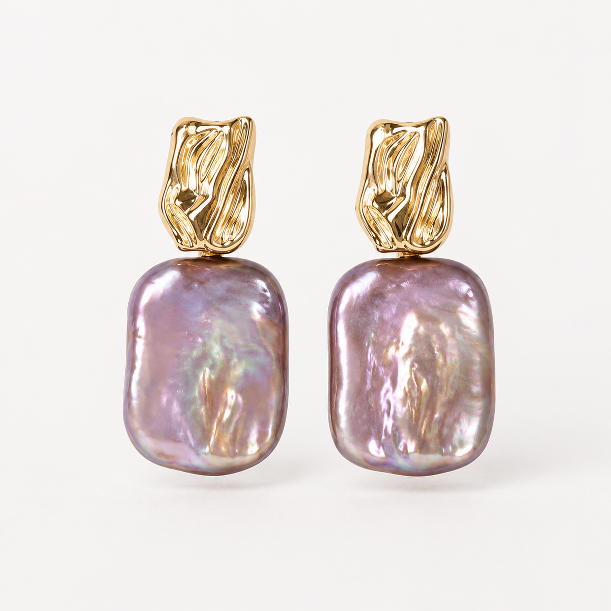 Aiah – Golden earrings with elegant baroque pearls