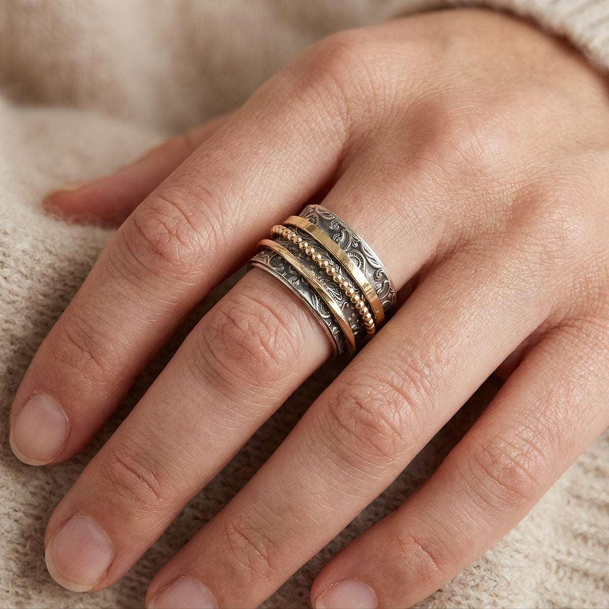 Cherilyn – Antique Vintage Ring in Gold and Silver