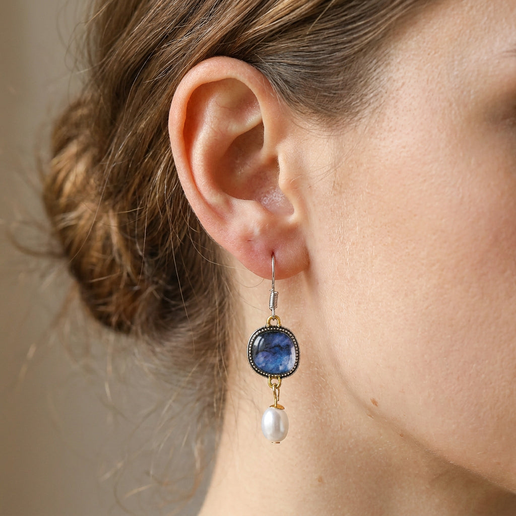 Maelis – Vintage earrings of blue stone and pearls