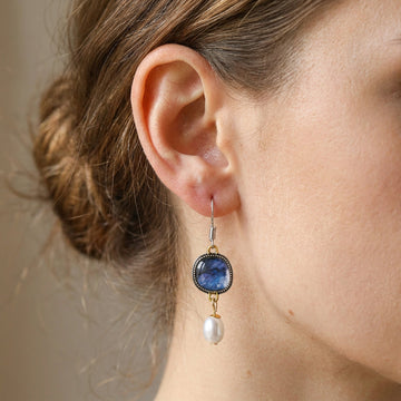 Maelis – Vintage earrings of blue stone and pearls