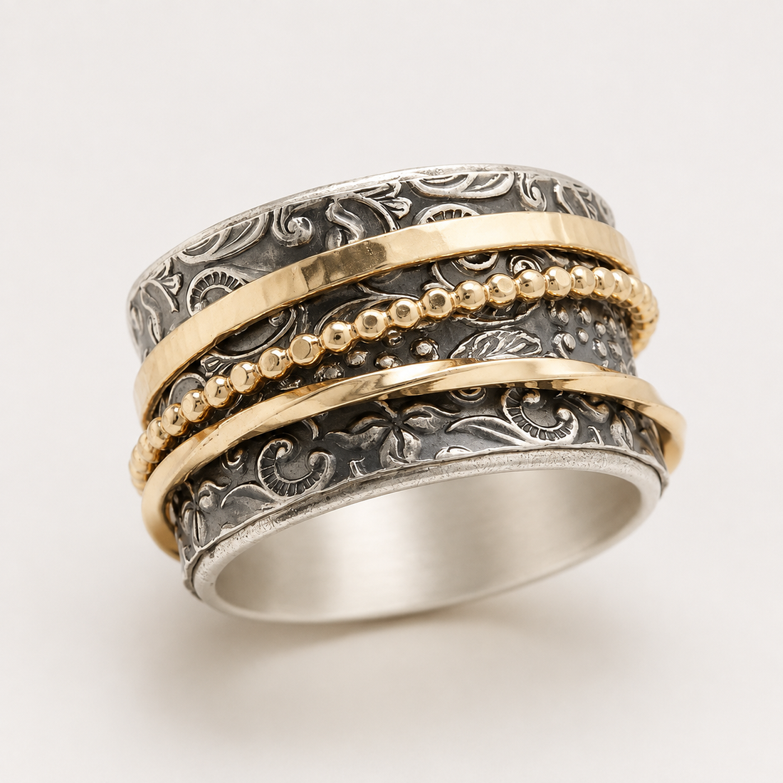 Shyla – Antique Bicolor Ring of Gold and Silver