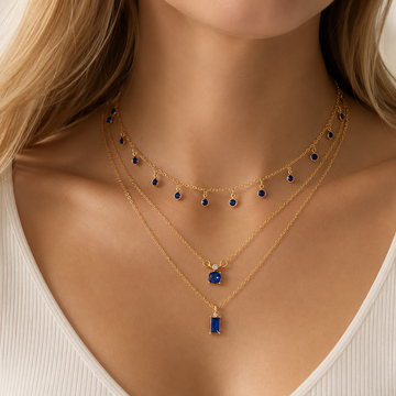 Sylva – Vintage collar with blue details