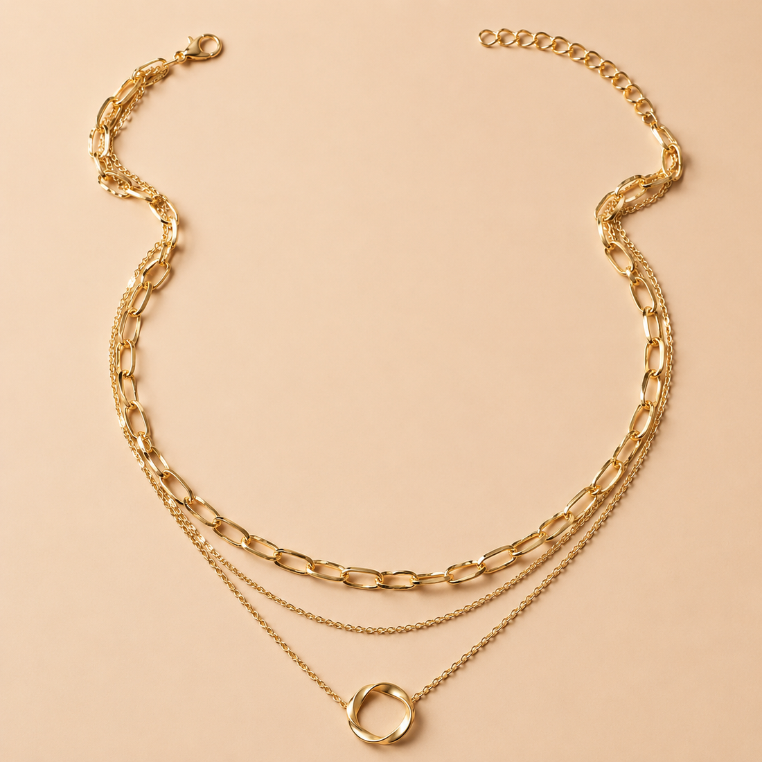 Michelle – Vintage collar with layered golden chains and pendant