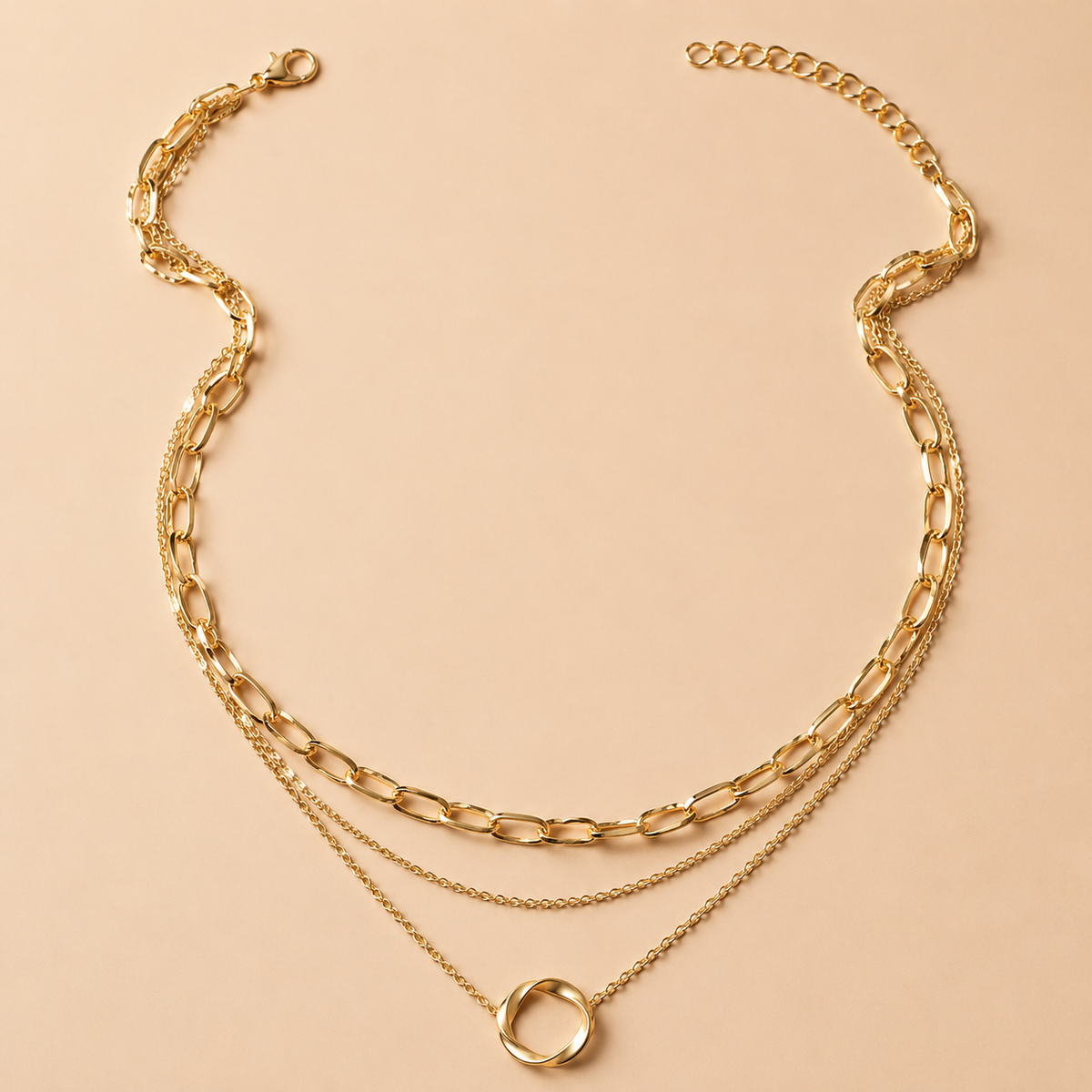 Michelle – Vintage collar with layered golden chains and pendant