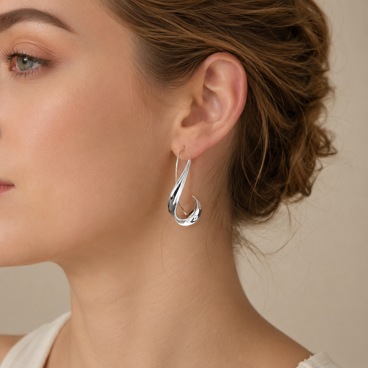 Anneliese – Timeless Statement Earrings