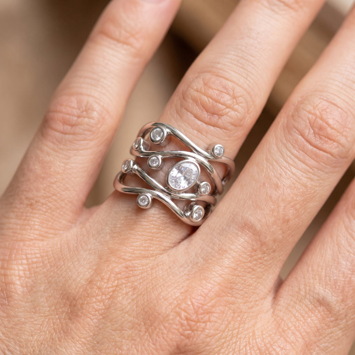 Inara – Vintage ring of irregular design