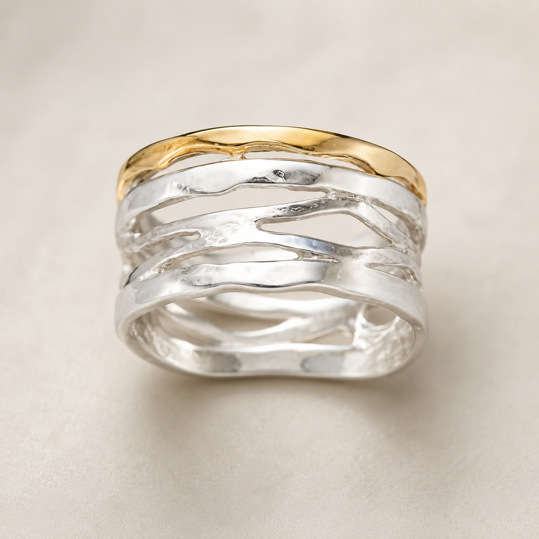 Calista – Bicolor Minimalist Vintage Style Ring