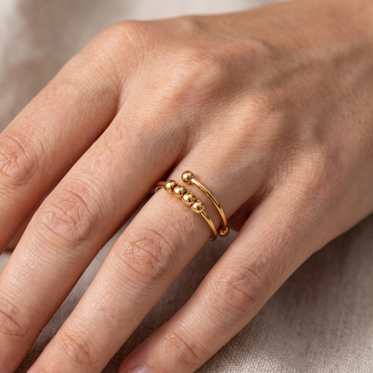 Maelis – Anti-stress ring with rotating pearls