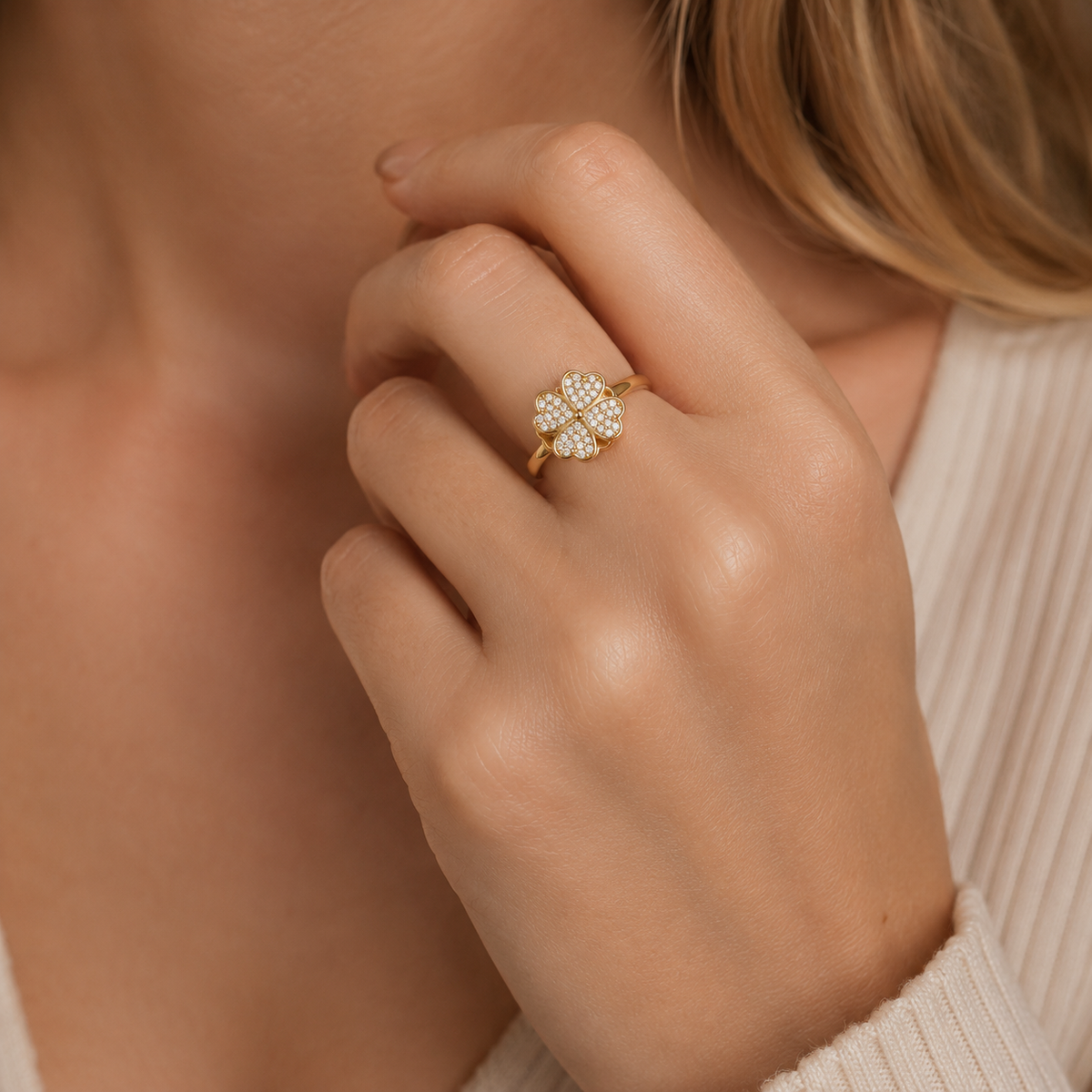 Dazel – Anti-Stress Spinning Ring with Four Leaf Clover