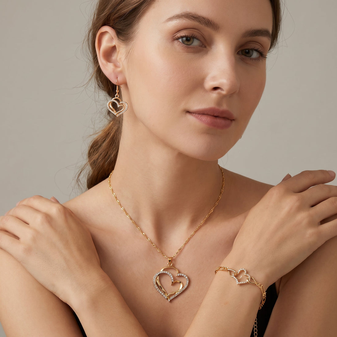 Celia – Romantic Necklace & Earrings Set in Gold