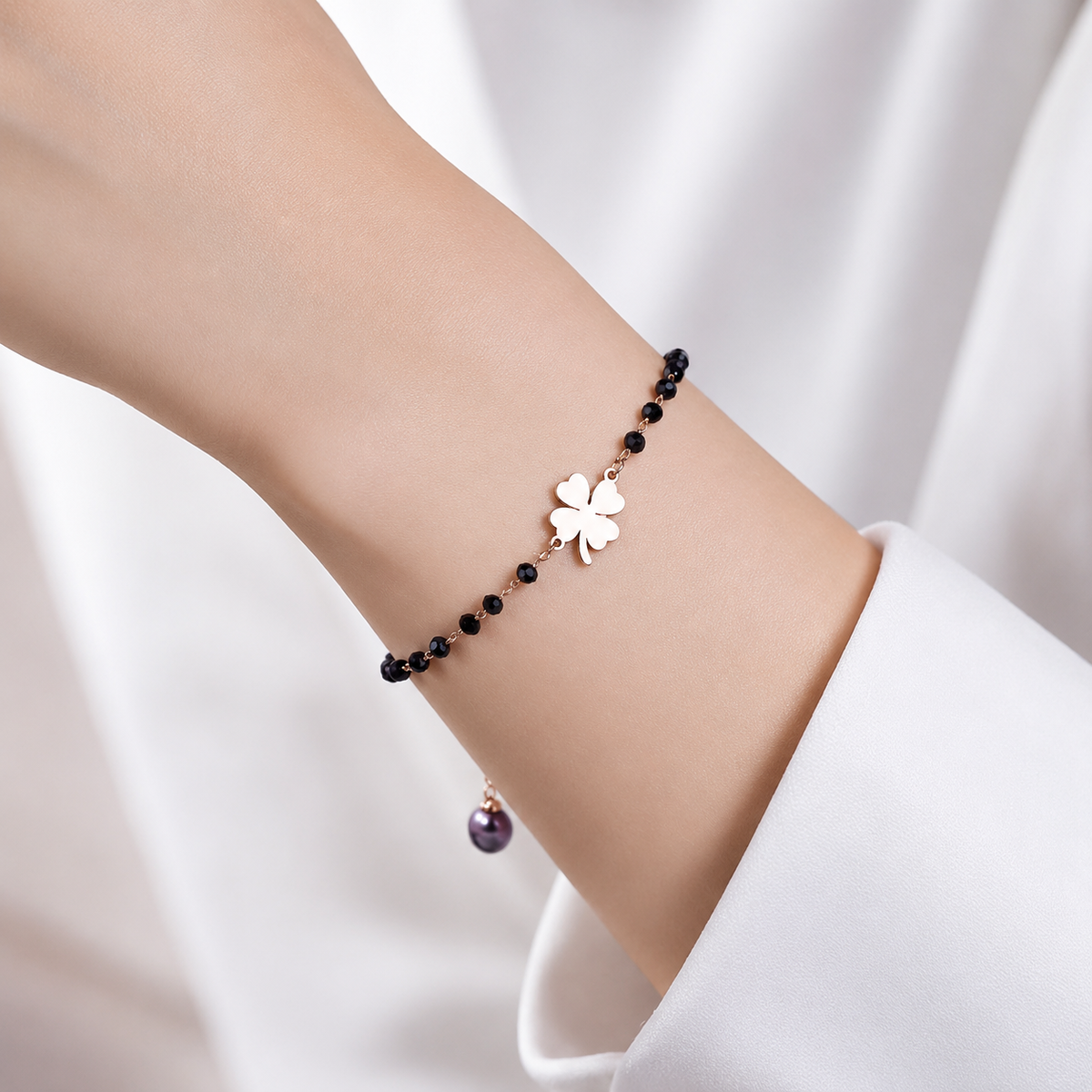 Faelya – Four Leaf Clover Charm Bracelet