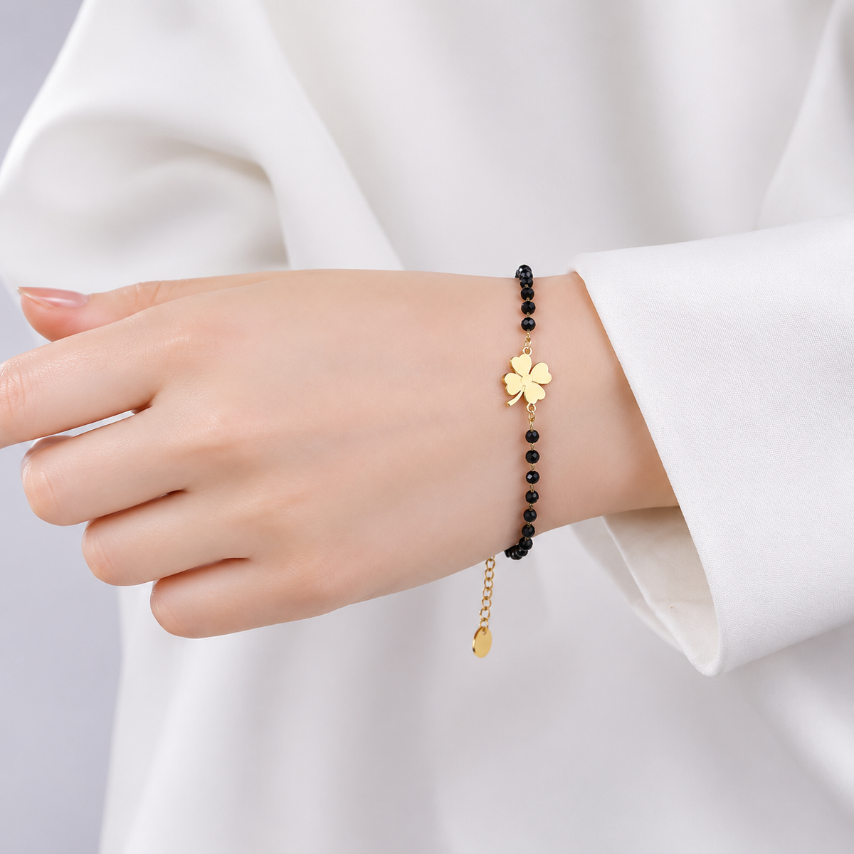 Faelya – Four Leaf Clover Charm Bracelet