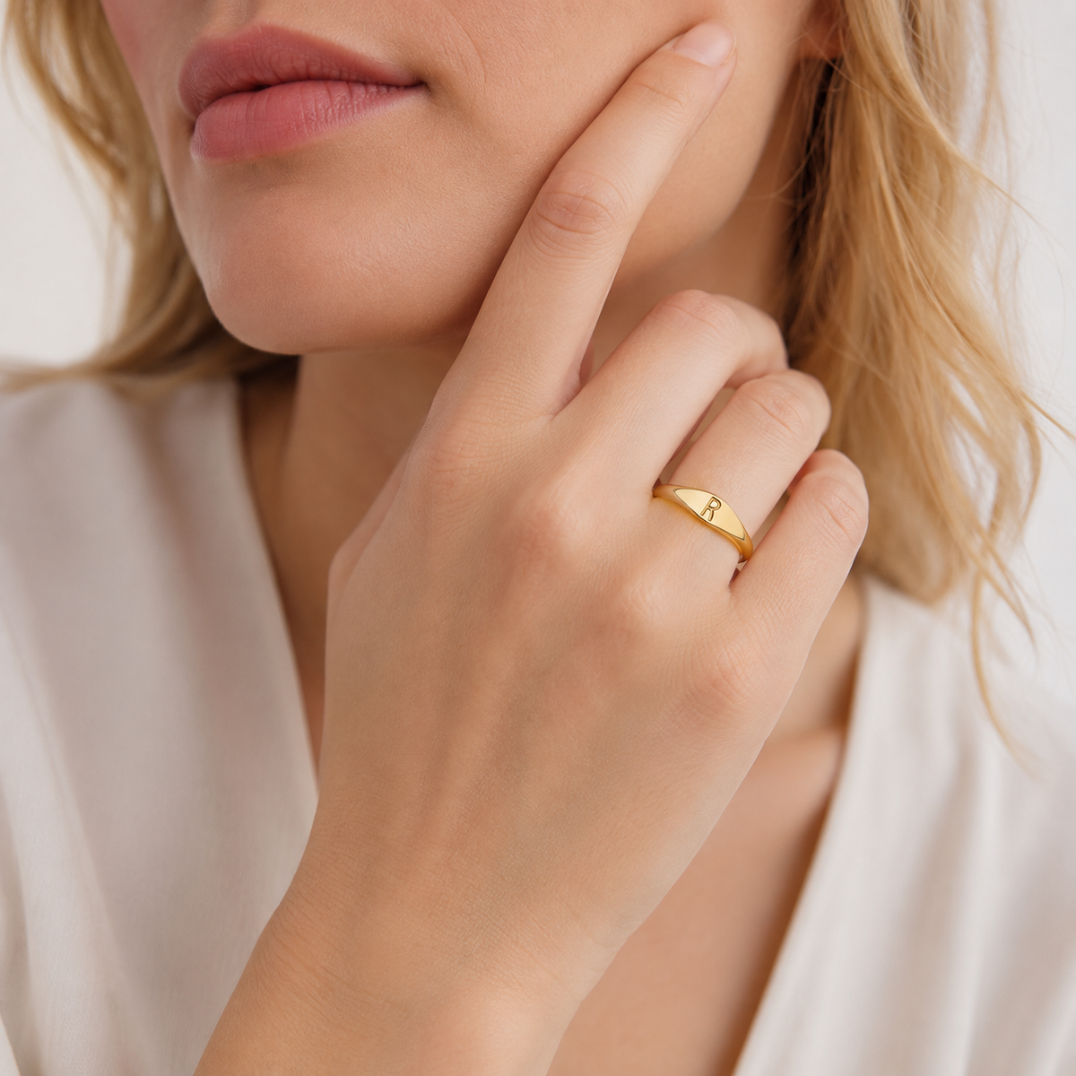 Minimalist name ring | Minimalist ring with engraved initial