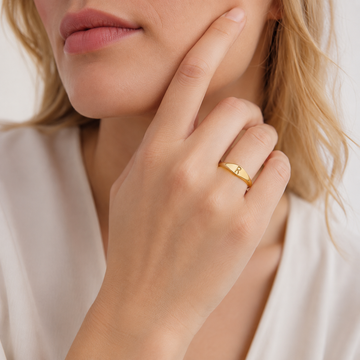 Minimalist name ring | Minimalist ring with engraved initial