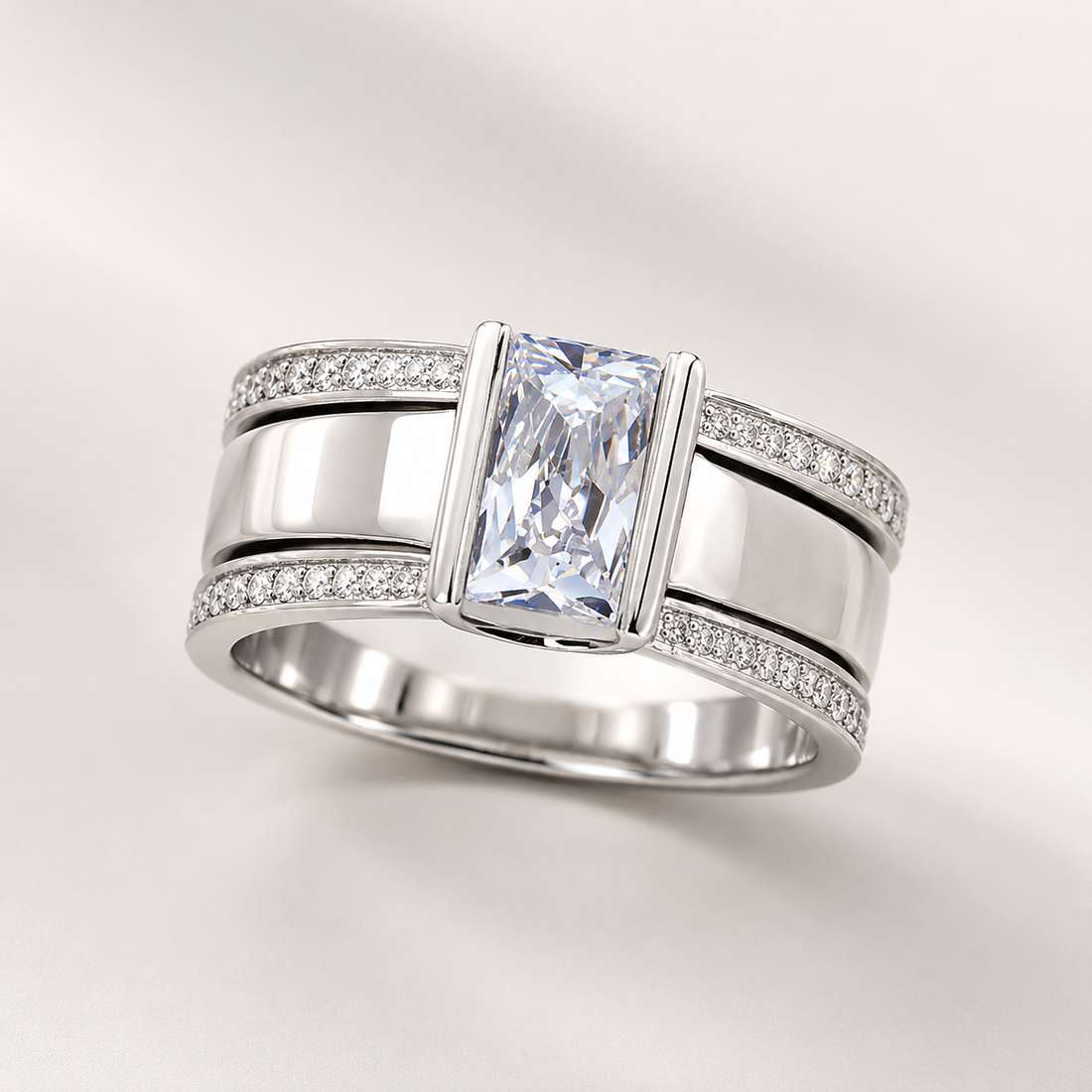 Clemence – Vintage Ring with Embedded Glass