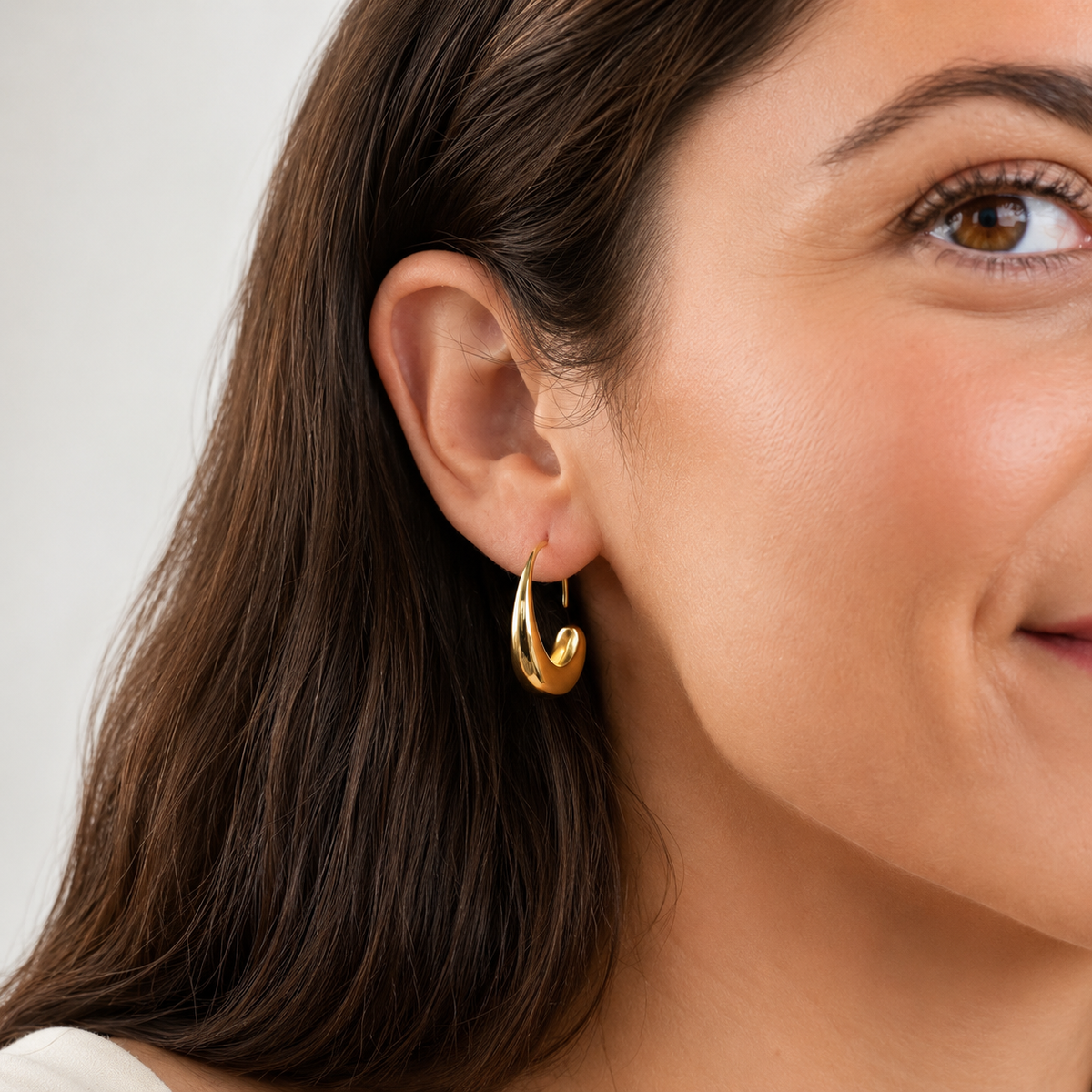 Classic drop earrings - Vintage golden hoop earring
