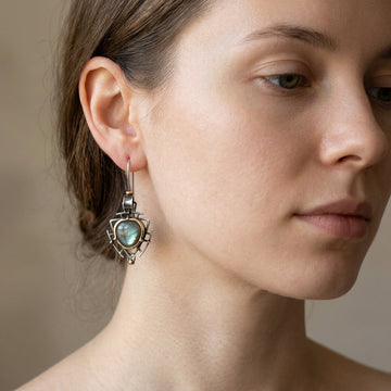 Lydie – Earrings of Labradorite Silver and Gold