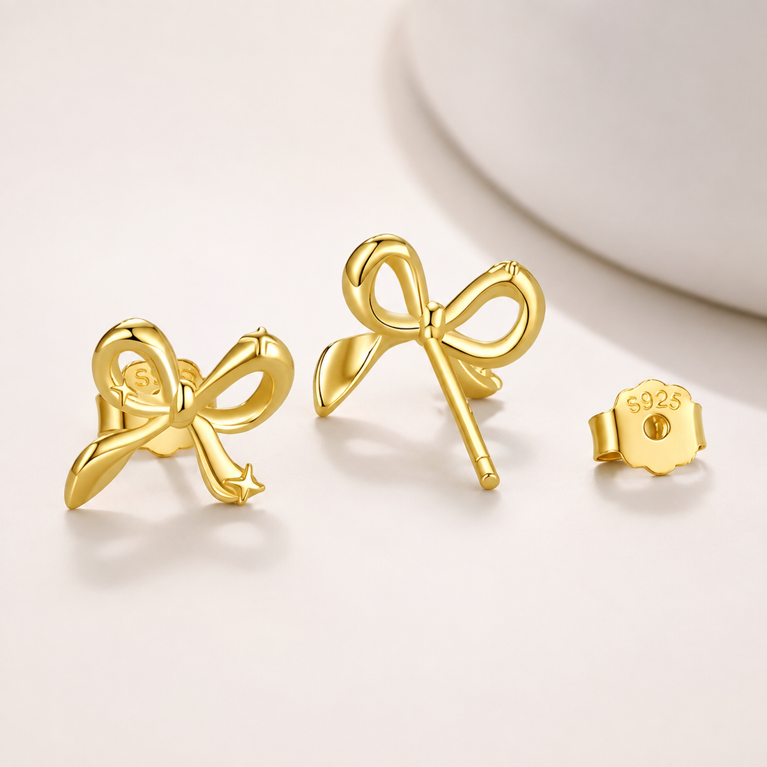 Lunea – Mini Nut Star Knot Earrings