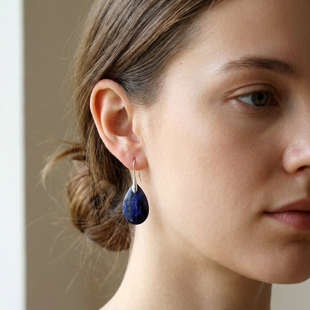 Kris – Vintage chic earrings with blue stone