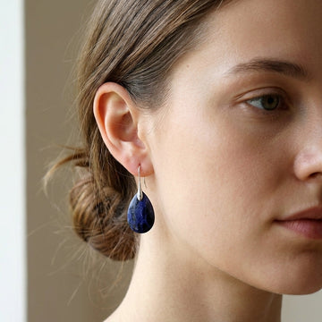 Kris – Vintage chic earrings with blue stone