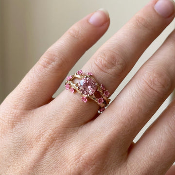Elina – Golden enchanted ring with pink crystal and flowers