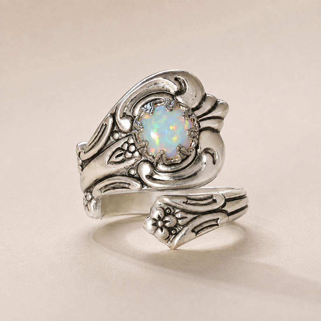 Maelle – Adjustable ring with white opal