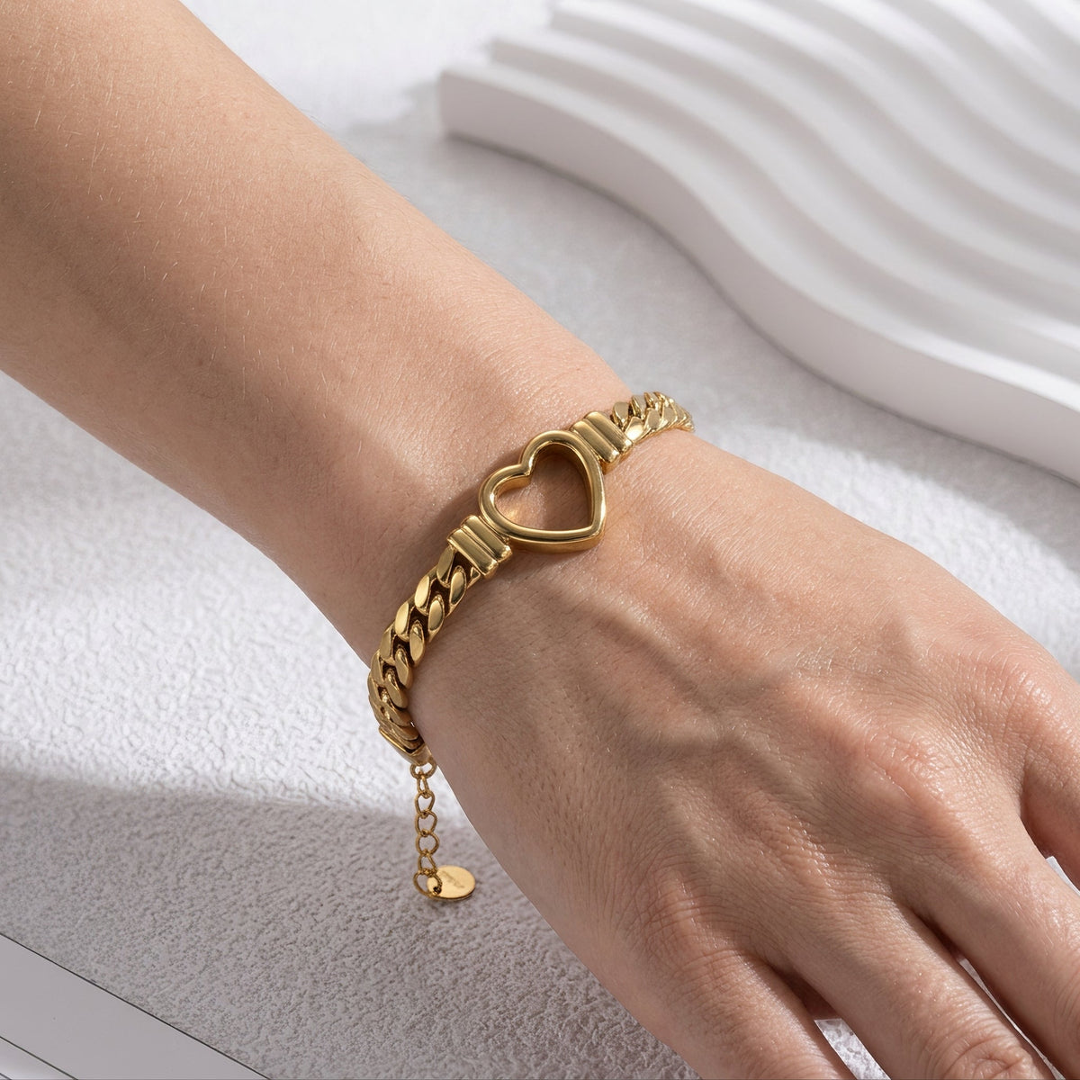 Hollow Heart Gold Bracelet - Open Heart Bracelet