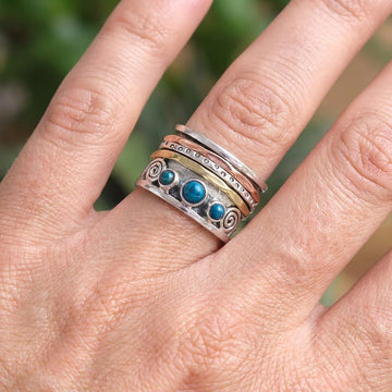 Kaia – Bohemian meditation ring with sapphire