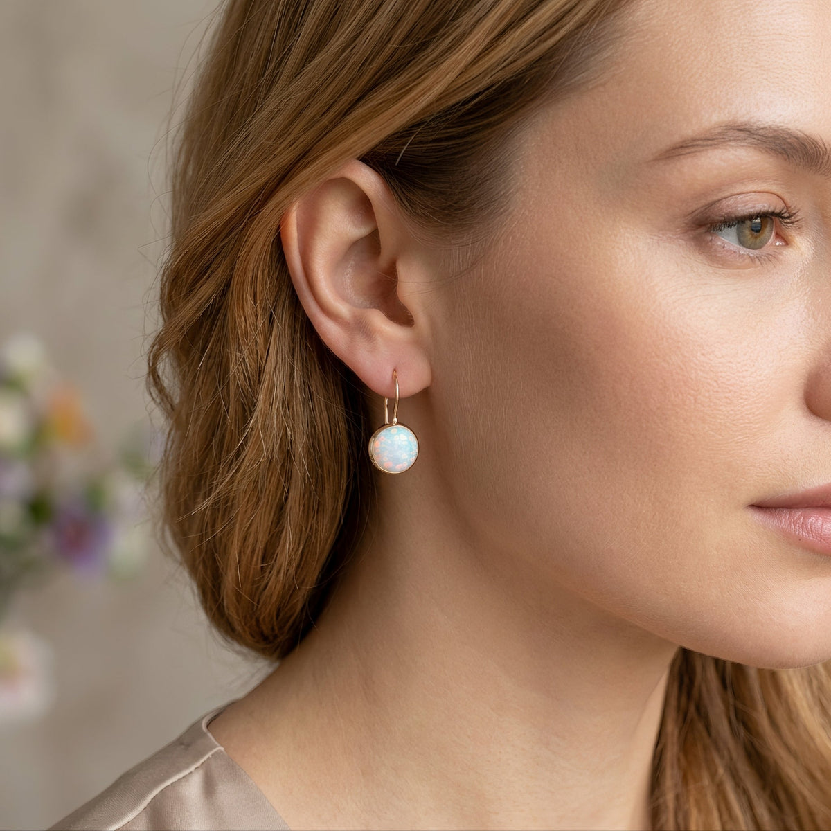Mireya – Vintage gold earrings with opal stone