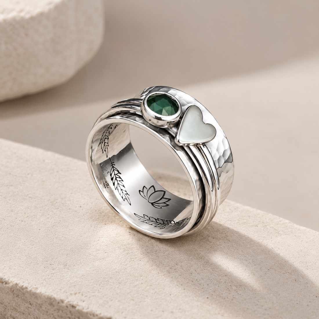 Maely – Silver Retro Style Heart Ring