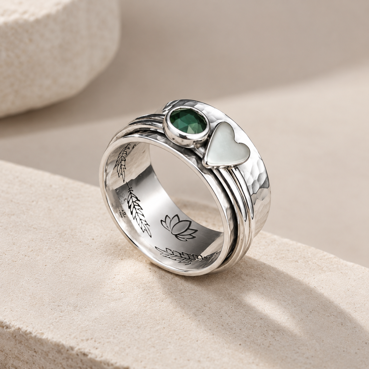 Maely – Silver Retro Style Heart Ring