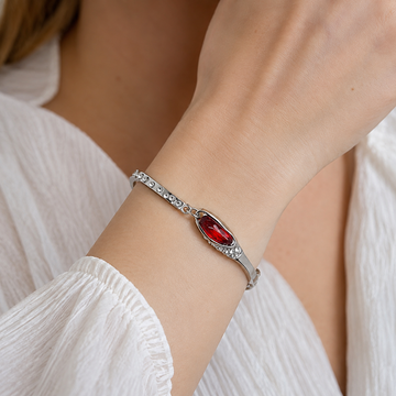 Miku – Elegant bracelet adorned with sapphires