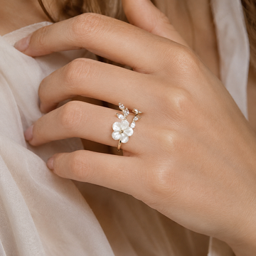 Mayla – Ring floral with white flowers