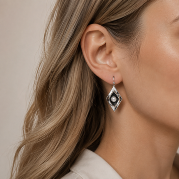Nova – Vintage earrings of pearls and elegant silver
