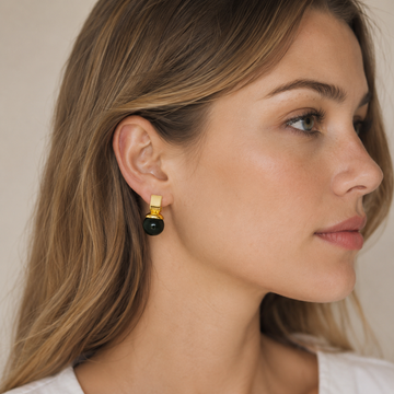 Charlie - Vintage earrings with green crystal and golden accents