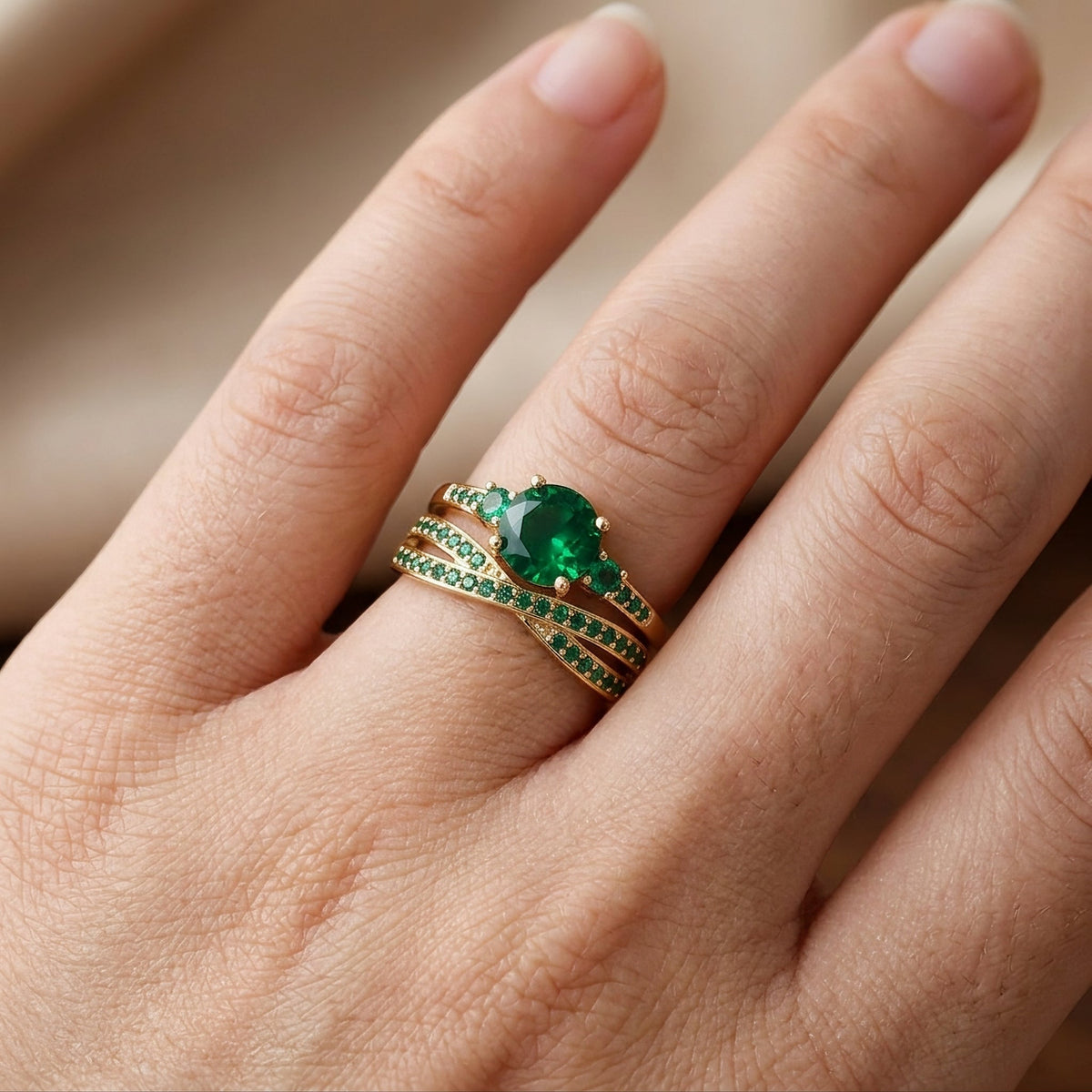 Ivy – Set of Rings with Green Crystals
