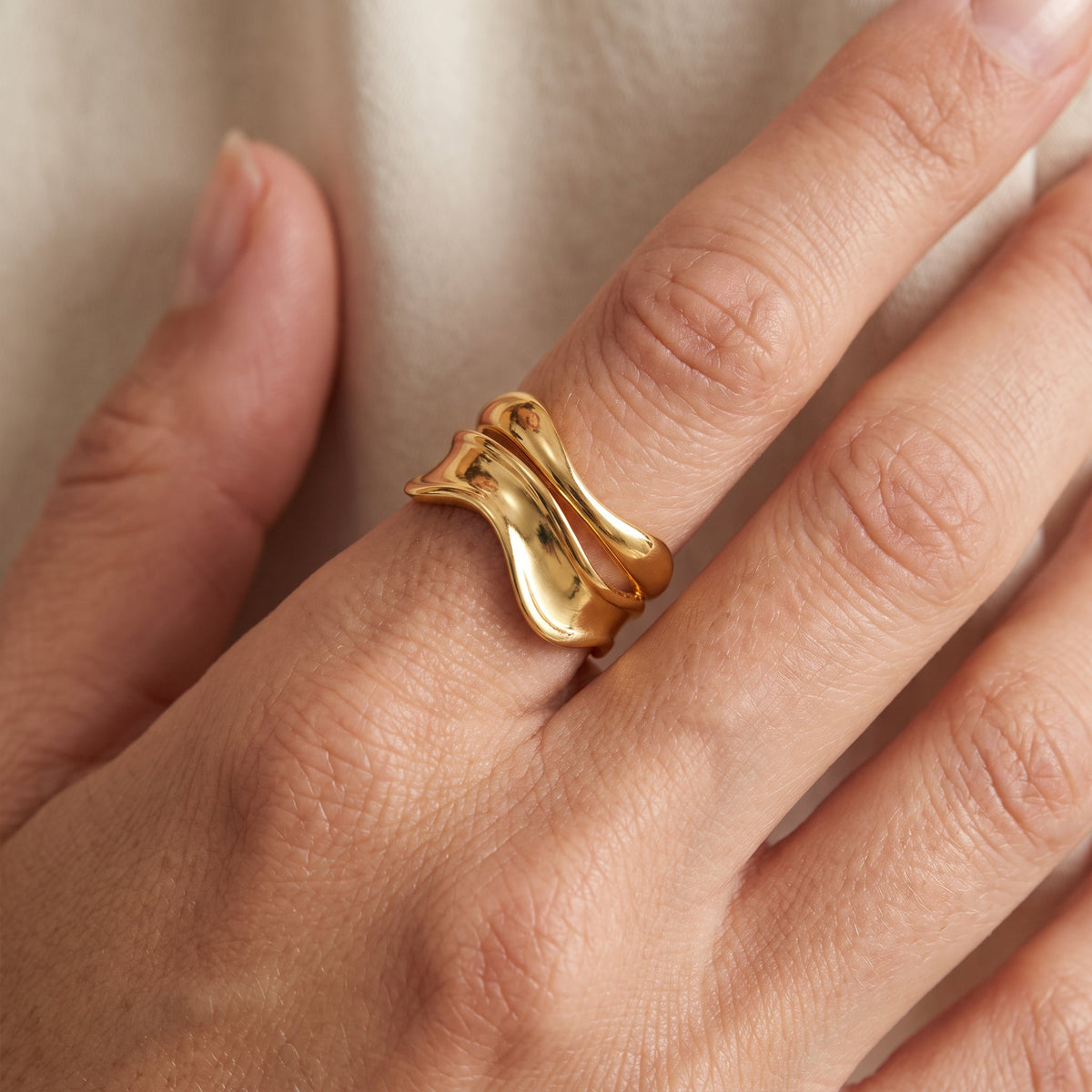 Charlie – Adjustable Sculptural Ring
