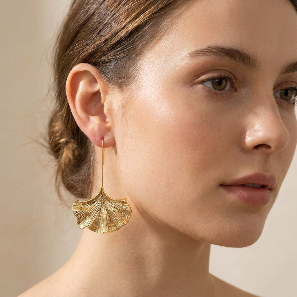 Bliss – Vintage golden petal earrings