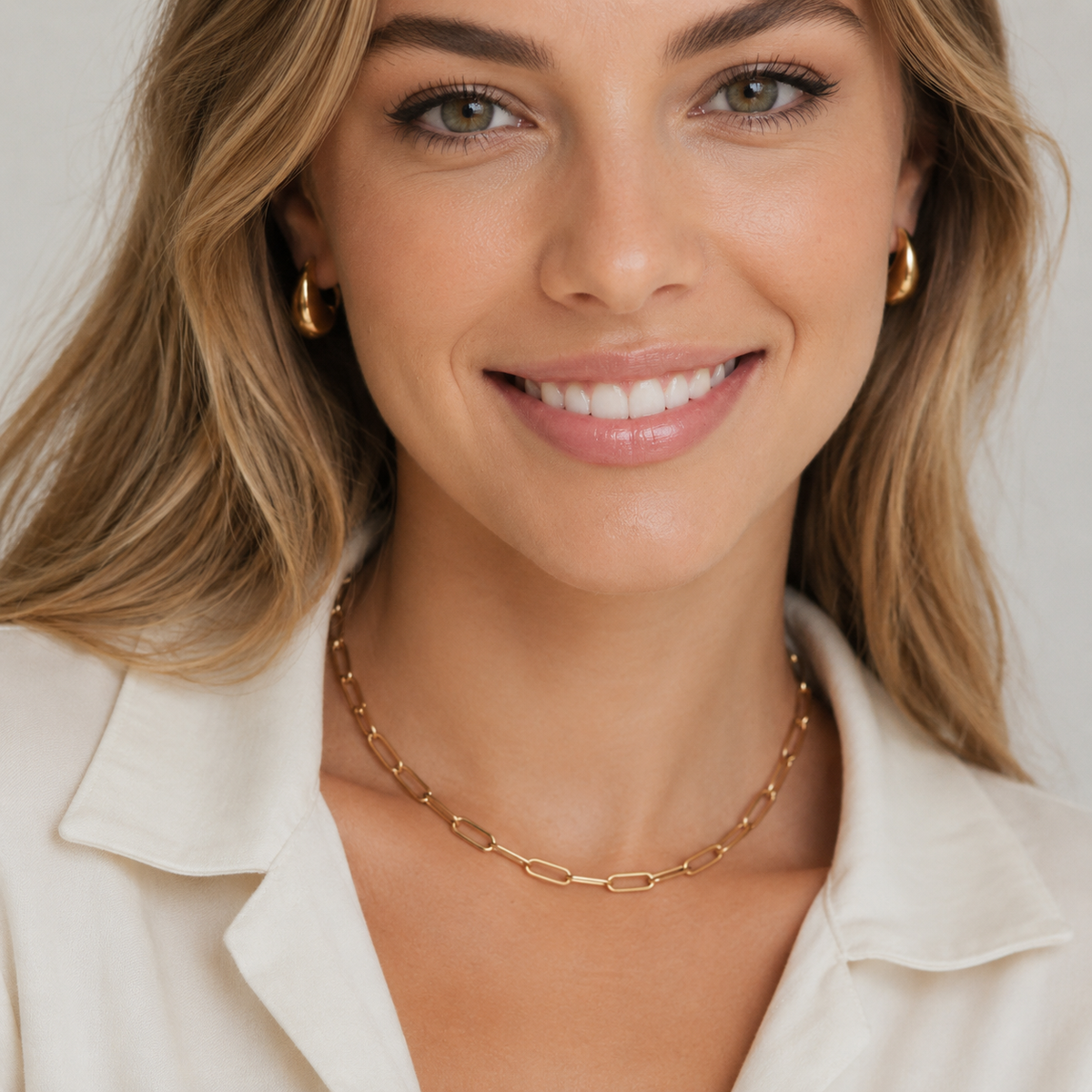 Mara – Golden Clip Necklace