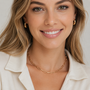 Mara – Golden Clip Necklace