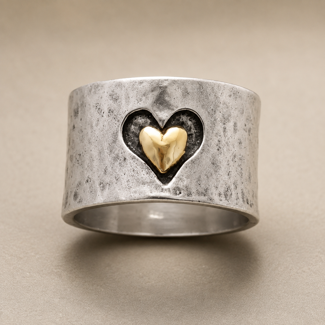 Alina – Vintage heart-shaped ring
