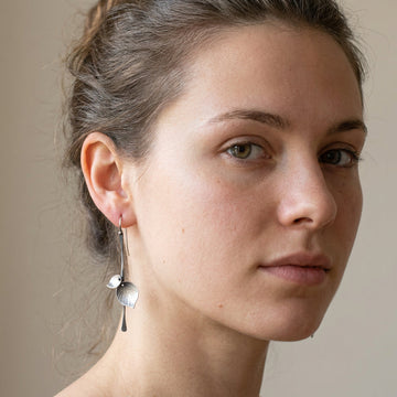 Alira – Vintage leaf earrings in silver