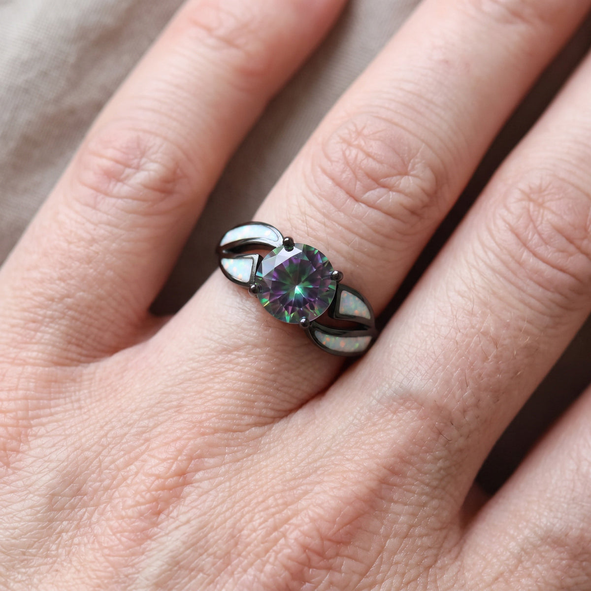 Mirella – Rainbow ring in opal and topaz