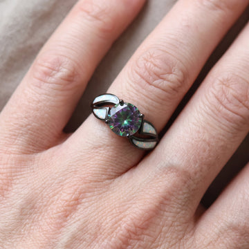 Mirella – Rainbow ring in opal and topaz