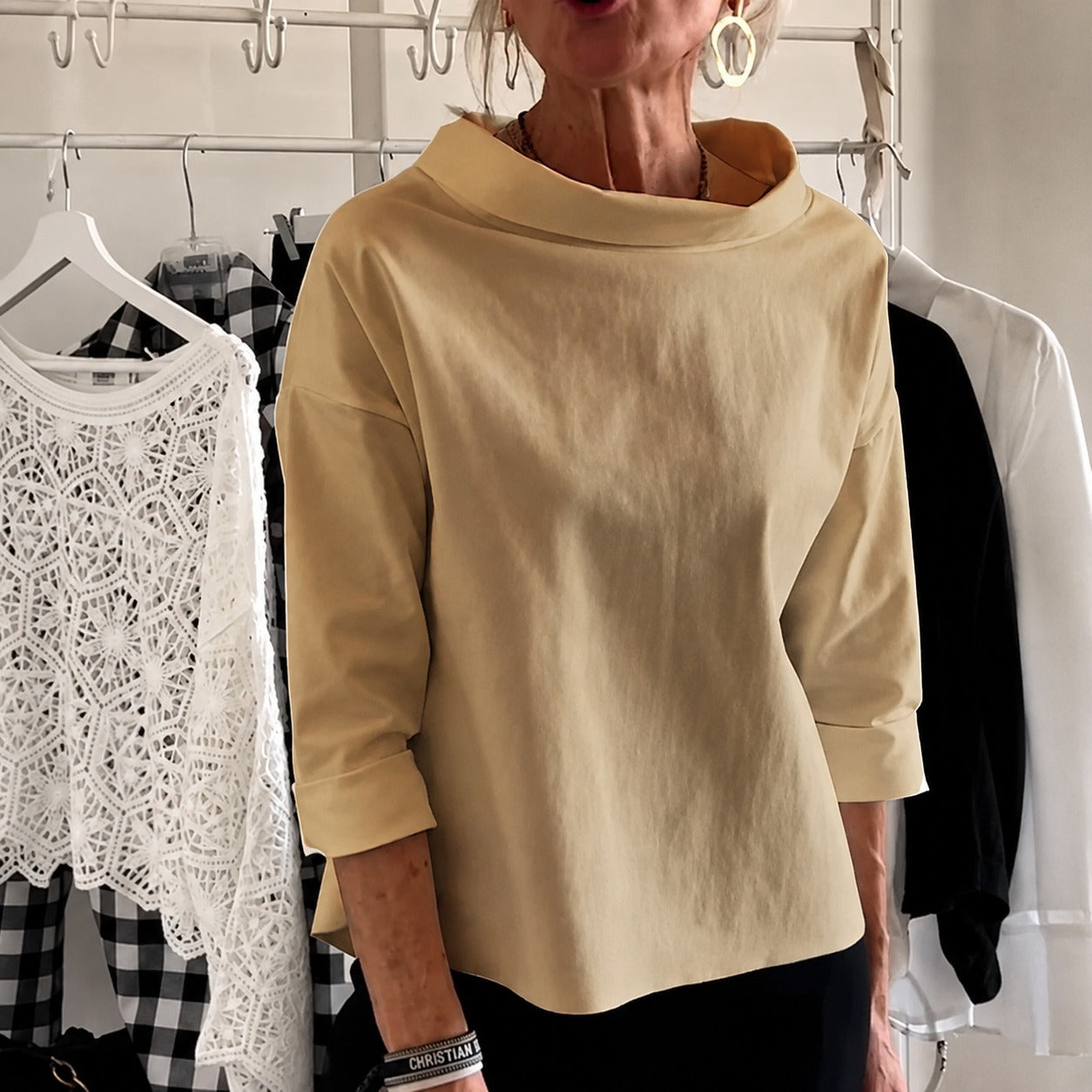 Sofia - Elegant, Loose-Fitting Top for Women