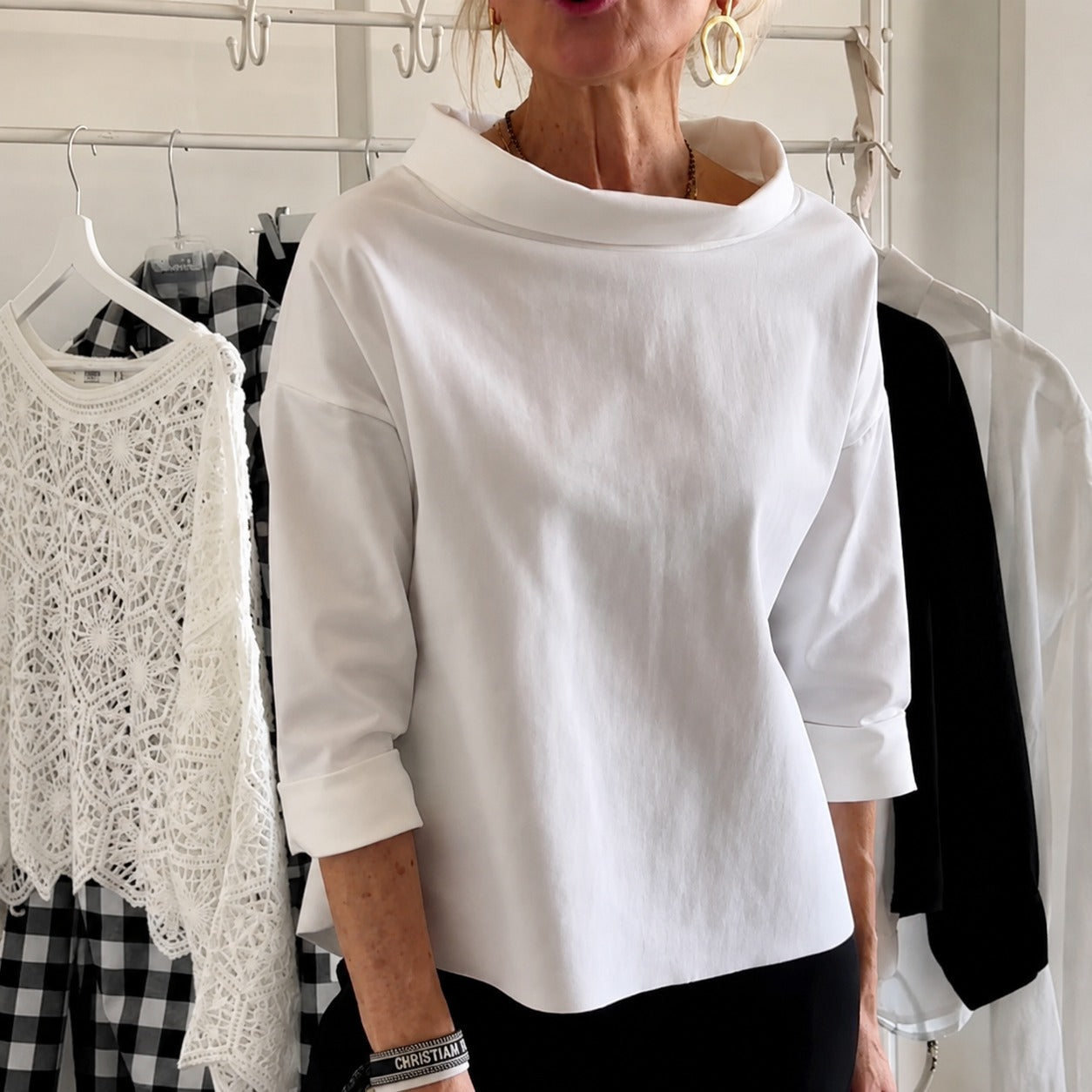 Sofia - Elegant, Loose-Fitting Top for Women